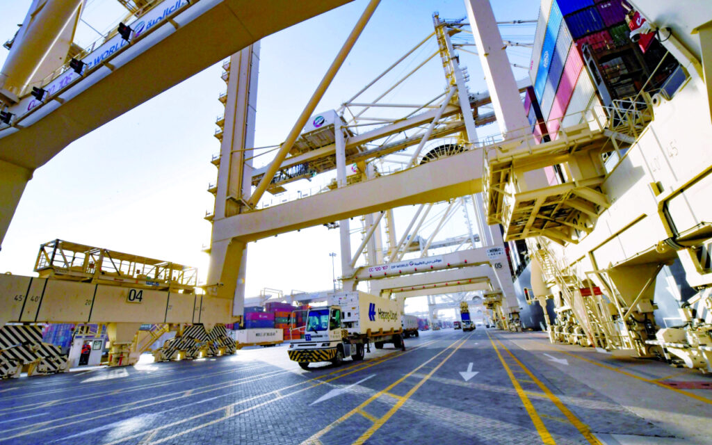 UAE-HEALTH-VIRUS-ECONOMY-TRANSPORT