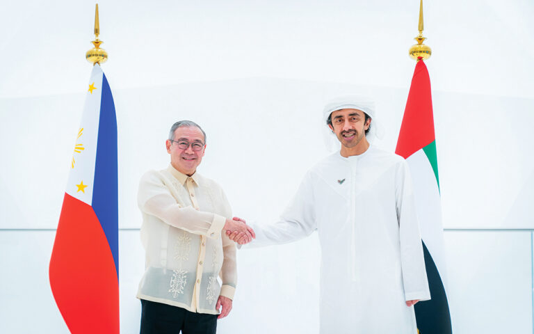 ط¹ط¨ط¯ط§ظ„ظ„ظ‡ ط¨ظ† ط²ط§ظٹط¯ ظٹط³طھظ‚ط¨ظ„ ظˆط²ظٹط± ط®ط§ط±ط¬ظٹط© ط§ظ„ظپظ„ط¨ظٹظ†. 4