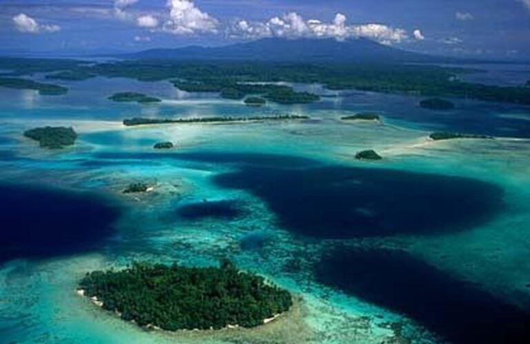 1462708454_solomon-islands-lagoon