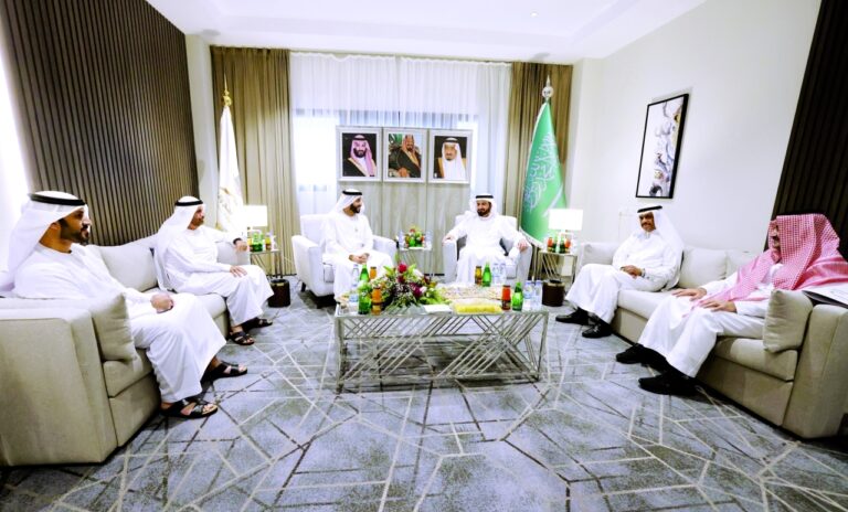 "ط±ط¦ظٹط³ ط§ظ„ط´ط¤ظˆظ† ط§ظ„ط§ط³ظ„ط§ظ…ظٹط© " ظٹظ„طھظ‚ظٹ ظˆط²ظٹط± ط§ظ„ط­ط¬ ط§ظ„ط³ط¹ظˆط¯ظٹ