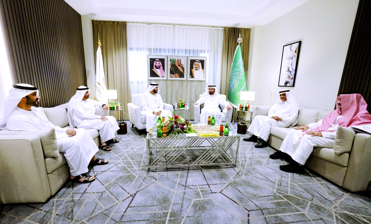 "ط±ط¦ظٹط³ ط§ظ„ط´ط¤ظˆظ† ط§ظ„ط§ط³ظ„ط§ظ…ظٹط© " ظٹظ„طھظ‚ظٹ ظˆط²ظٹط± ط§ظ„ط­ط¬ ط§ظ„ط³ط¹ظˆط¯ظٹ