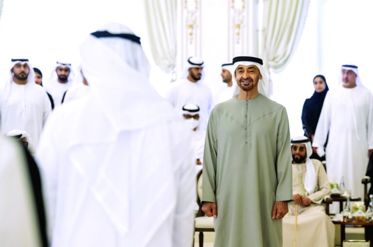 ط±ط¦ظٹط³ ط§ظ„ط¯ظˆظ„ط© ظٹط³طھظ‚ط¨ظ„ ظˆظپط¯ط§ظ‹ ظ…ظ† ط§ظ„ط´ط¨ط§ط¨ ظٹظ…ط«ظ„ظˆظ† ط¹ط¯ط© ط¬ظ‡ط§طھ. 2