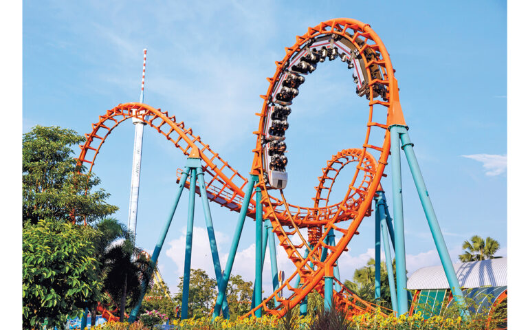 Bangkok,thailand,-,October,21,2017,:,People,Enjoy,On,Rollercoaster,At