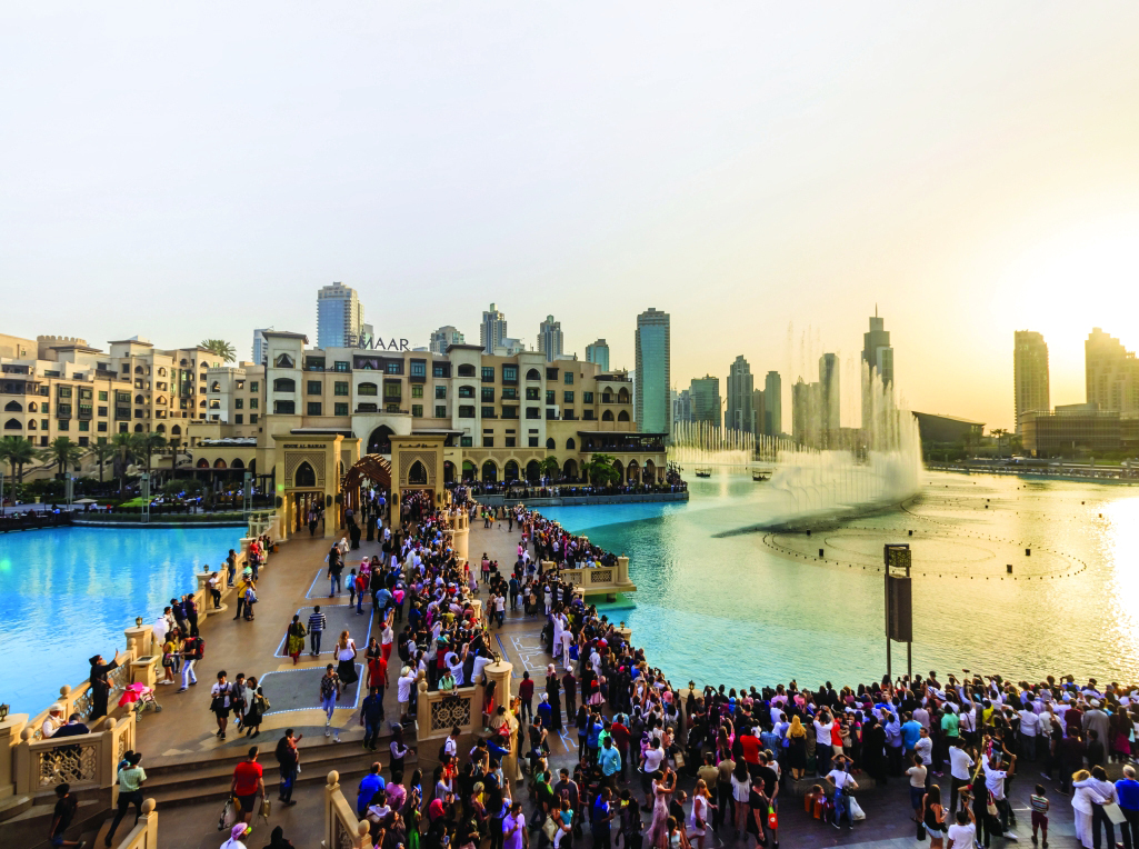 View,Of,Dubai,Fountains,At,Downtown,Dubai,From,Apple,Store