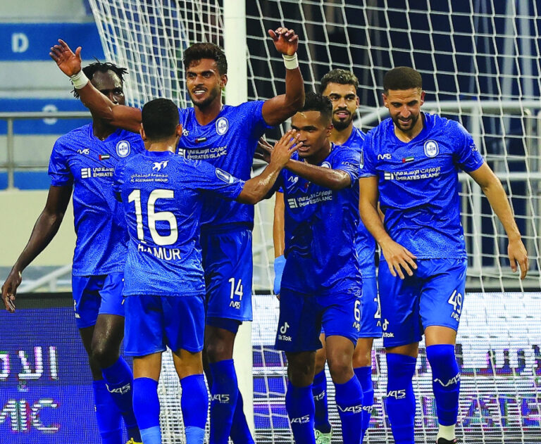 مباراة كرة القدم بين الفريق نادي النصر و فريق نادي البطائح خلال دوري ادنوك للمحترفين استاد ال مكتوم دبي،اكتوبر12 ،2022 .تصوير غلام كاركر