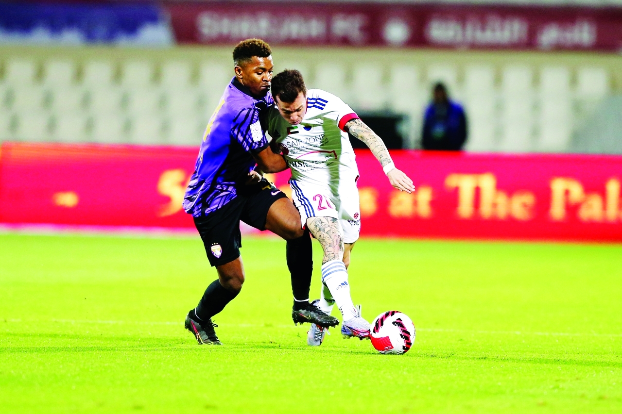 مباراة كرة القدم بين فريق نادي الشارقة وفريق نادي العين ضمن دوري ادنوك للمحترفيين استاد الشارقة،يناير،٠٨،٢٠٢٢.تصوير غلام كاركر