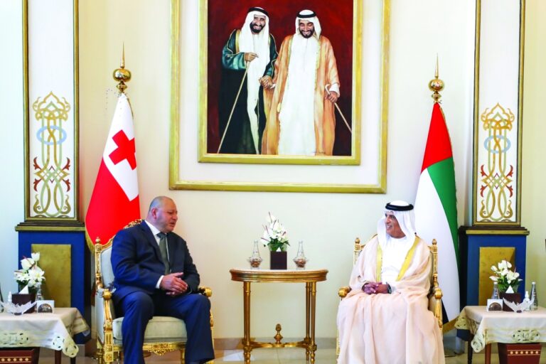 حاكم رأس الخيمة يستقبل ملك تونغا.