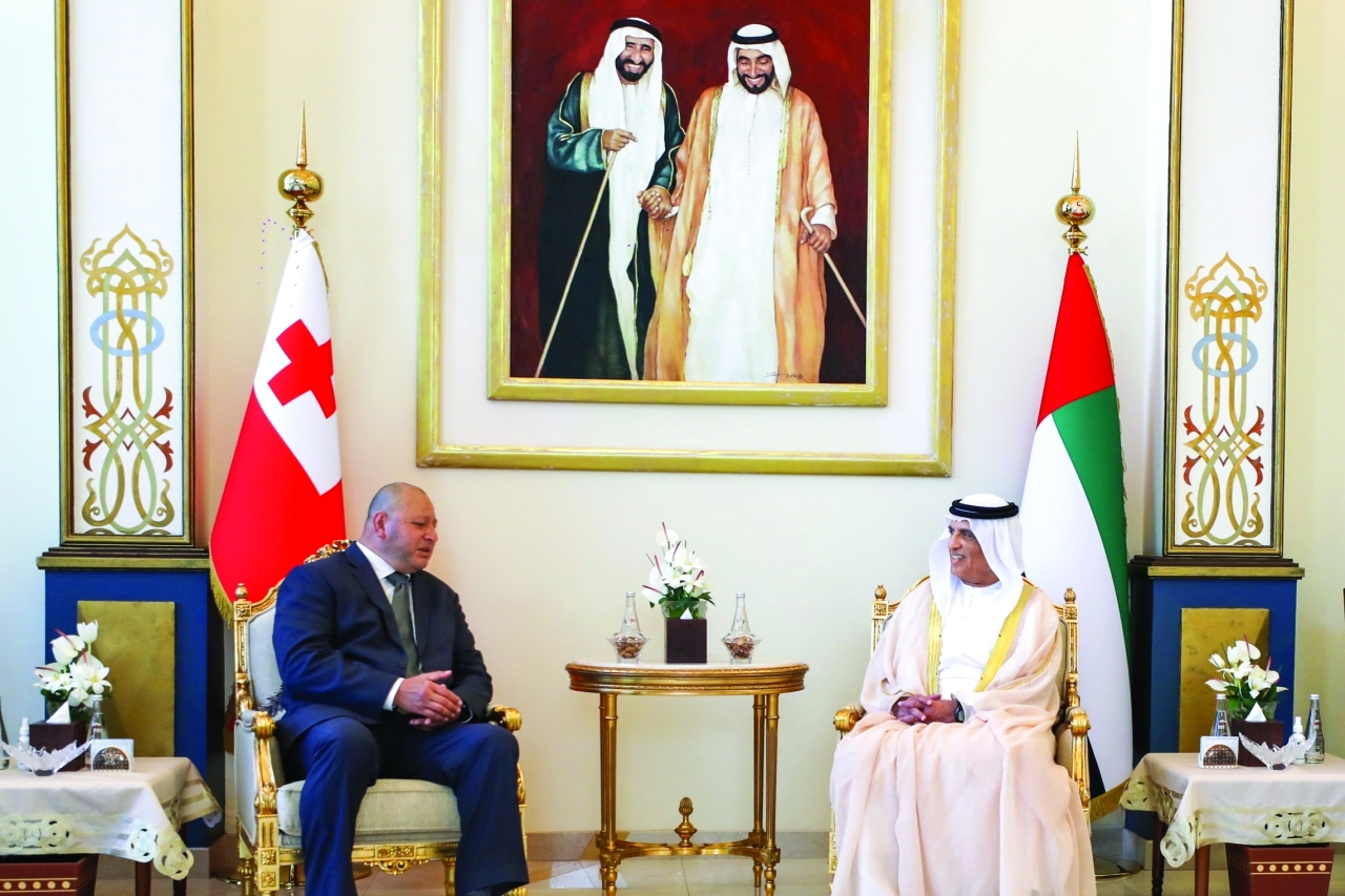 حاكم رأس الخيمة يستقبل ملك تونغا.