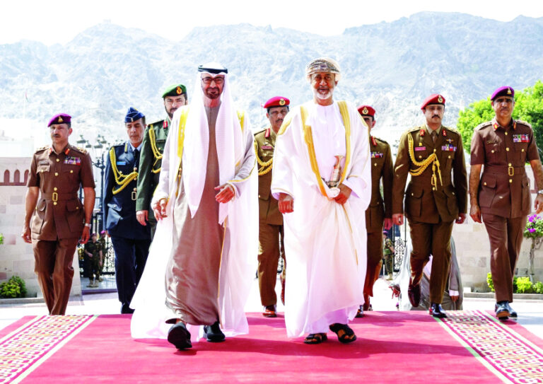 ط±ط¦ظٹط³ ط§ظ„ط¯ظˆظ„ط© ظˆط³ظ„ط·ط§ظ† ط¹ظ…ط§ظ† ظٹط¹ظ‚ط¯ط§ظ† ظ„ظ‚ط§ط، ط£ط®ظˆظٹط§ 4