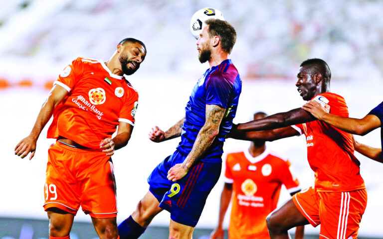 مباراة كرة القدم بين فريق نادي عجمان وفريق نادي الوحدة  استاد راشد بن سعيد ضمن دوري الخليج العربي،مارس،٠٧،٢٠٢١.تصوير غلام كاركر