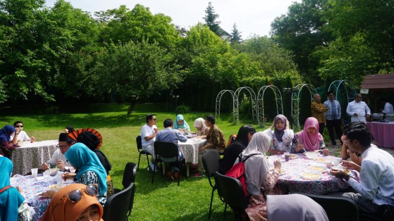 ce631607-4d95-4aa3-af33-a8503d6f2505