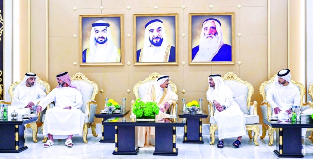 حاكم عجمان وولي عهده يواصلان استقبال المهنئين بعيد الفطر المبارك.
