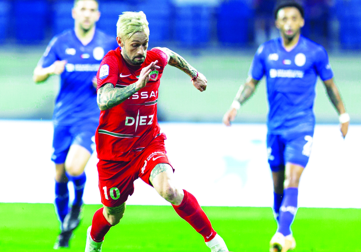 تعادل شباب الأهلي مع النصر يشعل المنافسة على صدارة دوري أدنوك للمحترفين.