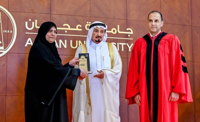 حاكم عجمان يكرّم الجهات المانحة والمؤسسات الخيرية