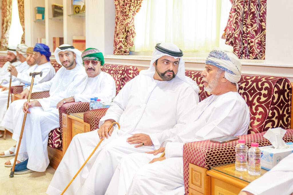 محمد الشرقي يقدم واجب العزاء في وفاة الشيخ هلال بن سلطان الحوسني  بسلطنة عمان.