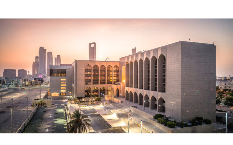 42.5 مليار درهم تمويلات البنوك الوطنية للقطاع التجاري والصناعي خلال 12 شهراً