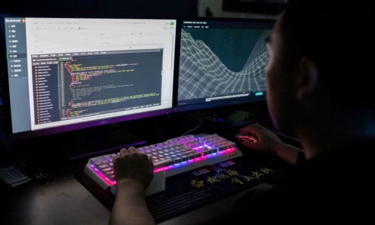 اختراق-حاسوب-مواقع100-730x438