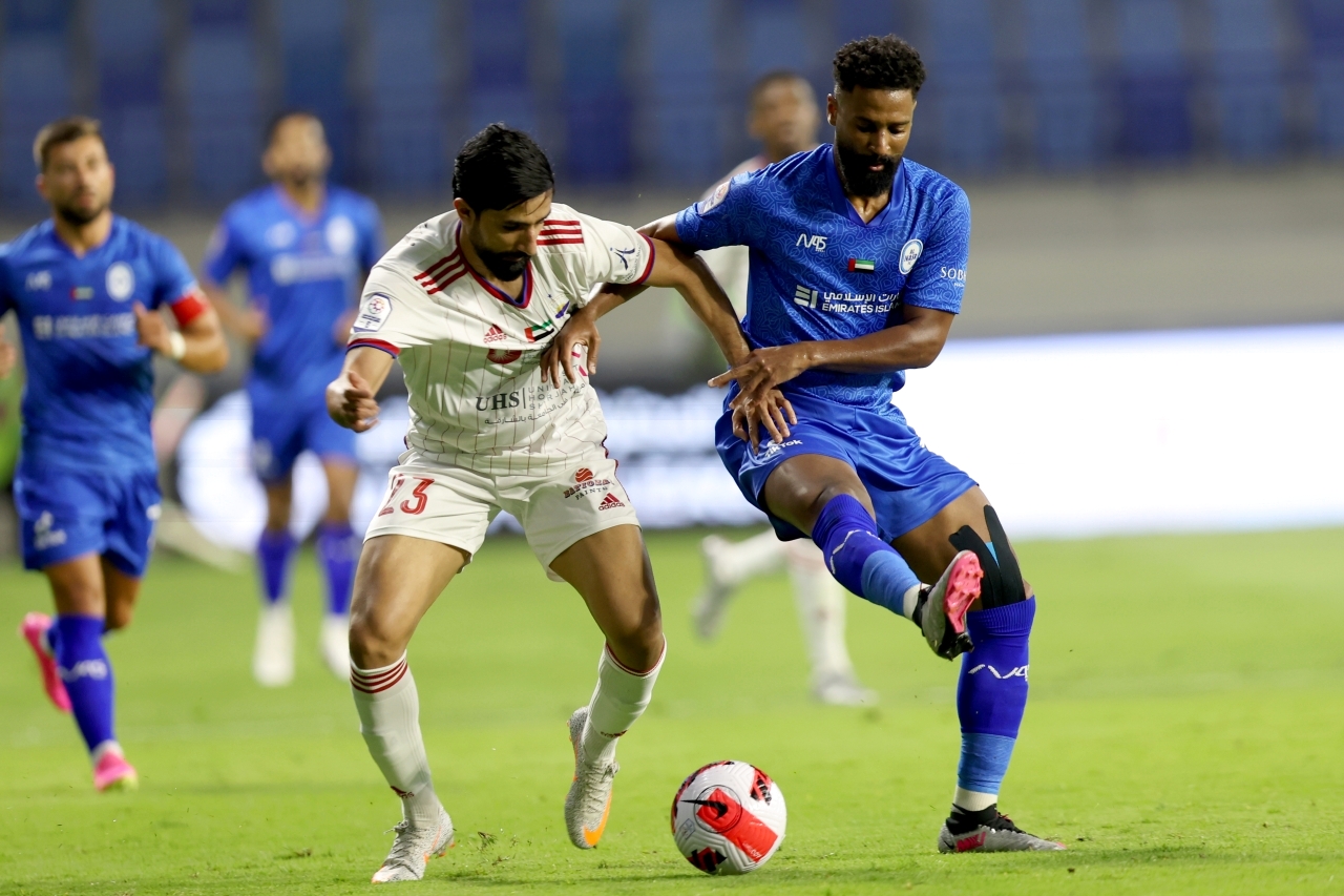 مباراة فريق نادي النصر و الشارقة لـ كرة القدم دوري أدنوك لـ المحترفين - دبي 2023 م