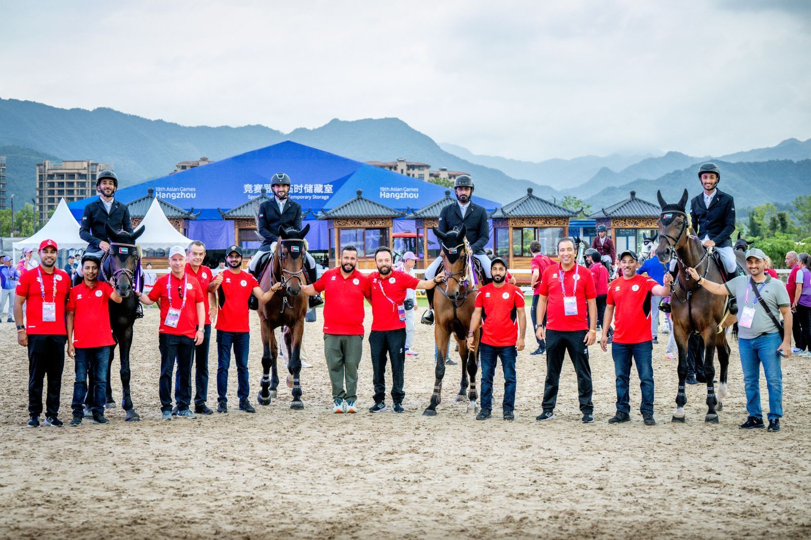 منتخب الإمارات لقفز الحواجز يشارك في 7 بطولات بالدولة