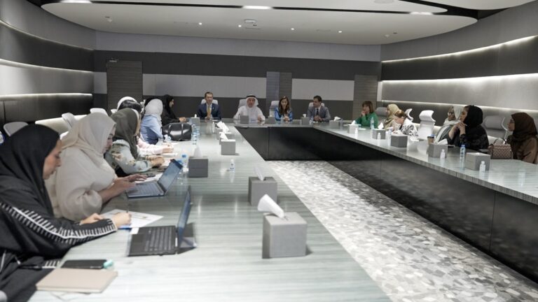 جانب من الجلسة العلمية