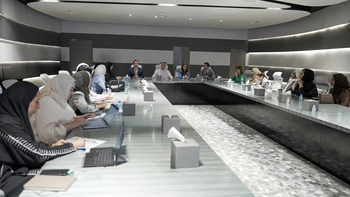 جانب من الجلسة العلمية