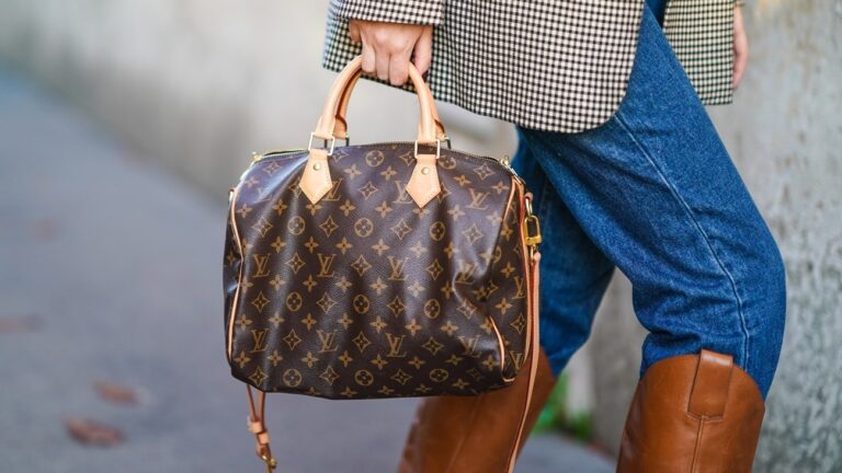 cb9e859a-60f7-49da-a0da-38770471e81b