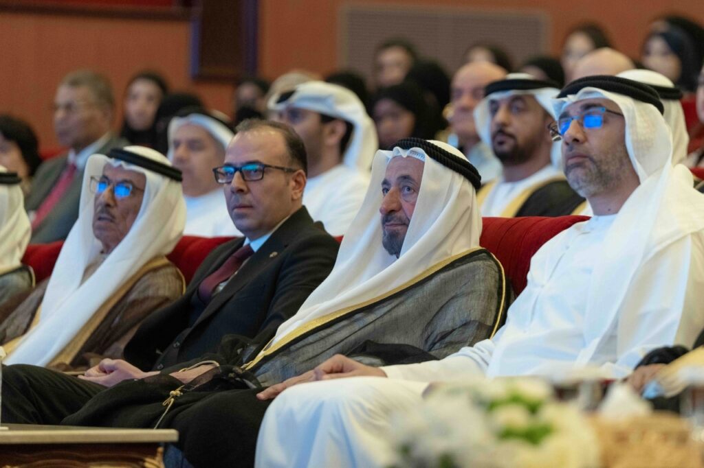 حاكم الشارقة يشهد انطلاق الدورة العشرين من مهرجان الشارقة للشعر العربي.