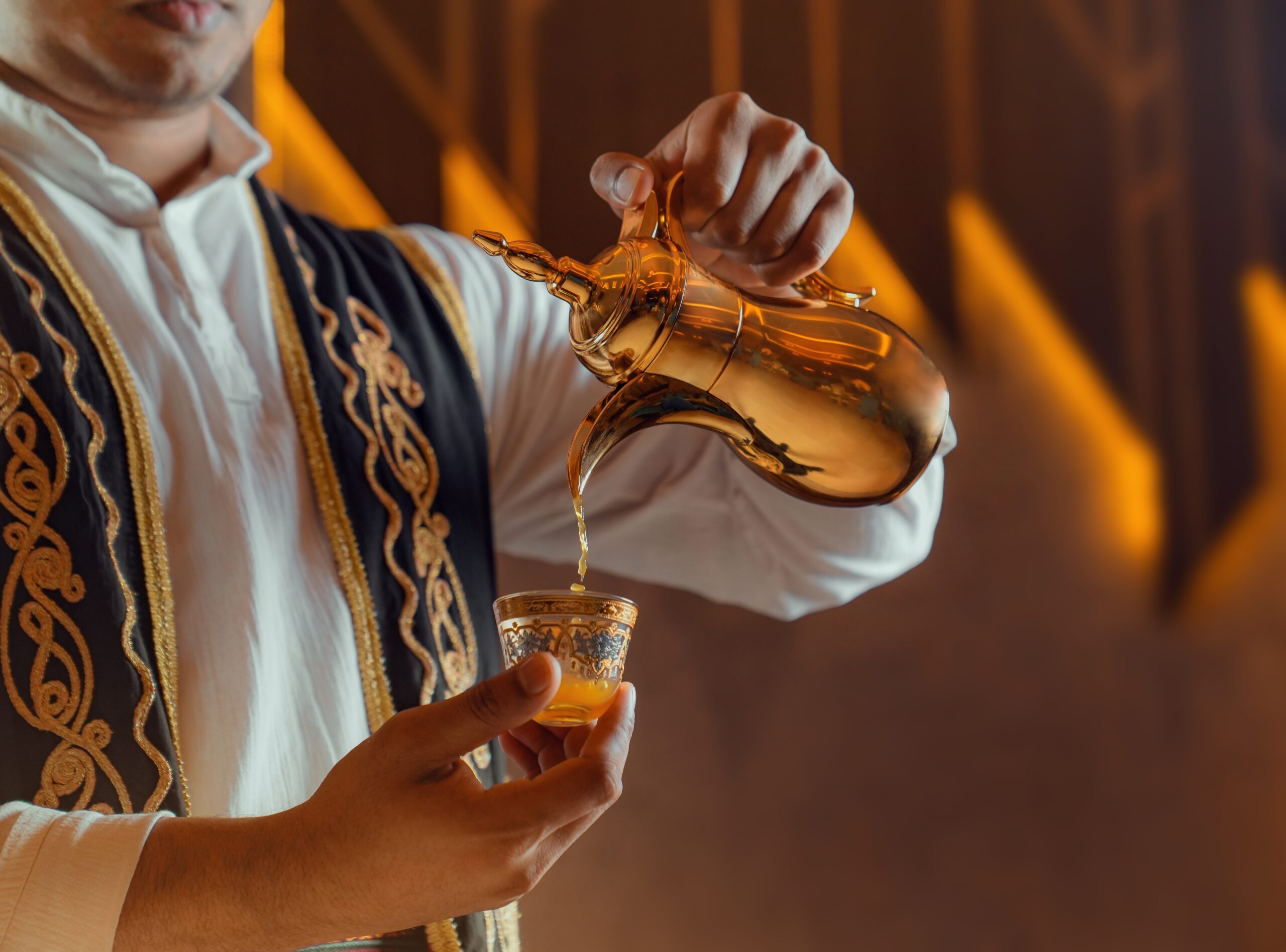 Photo,Of,Traditional,Arabic,Coffee,In,Dallah,,Arabic,Traditional,Hospitality