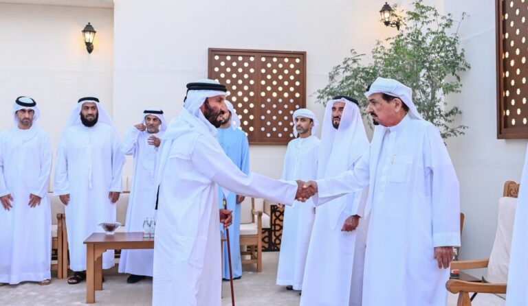 حاكم عجمان وولي عهده يستقبلان نائب حاكم أم القيوين والمهنئين بالشهر الفضيل