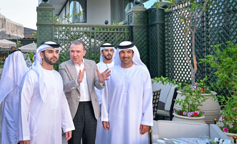 الشيخ منصور بن محمد يزور فندق Lana Dorch