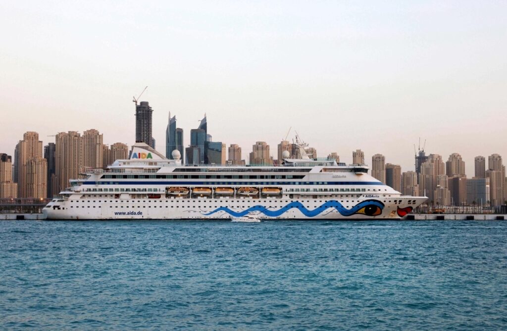 UAE-CRUISE-HARBOUR