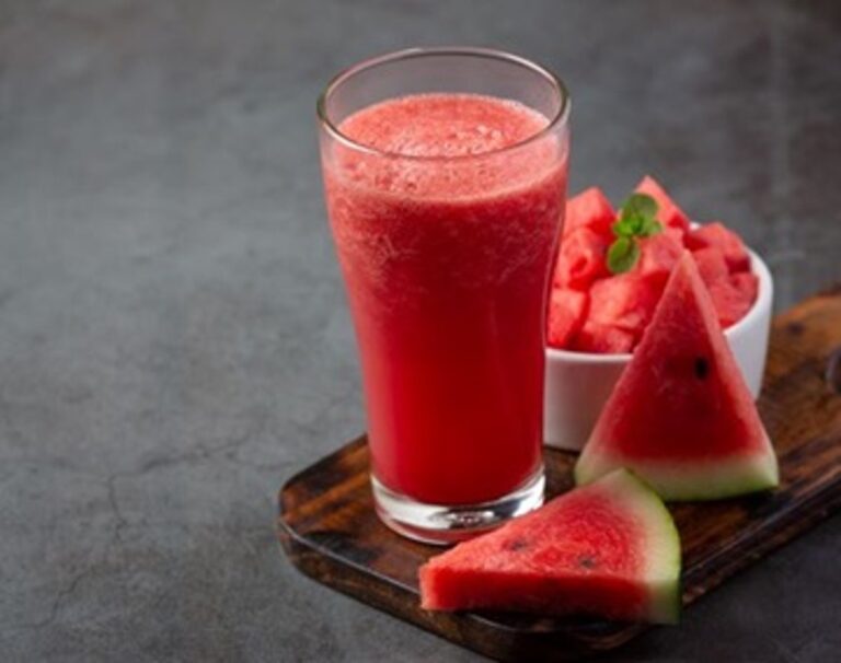 sabq_2024-07_240ecf34-4013-4938-9864-79f5ccf6eb5d_Water_Melon_Juice_2