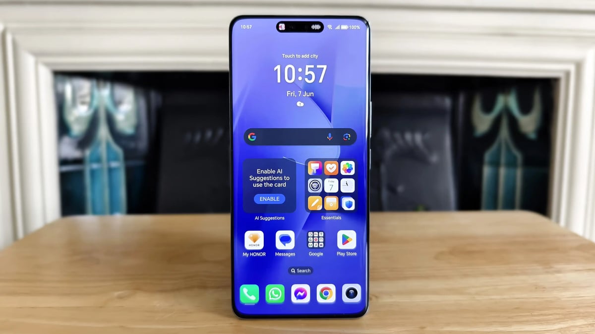 sabq_2024-07_a7185523-f4de-40cd-ad7c-6a2b42889476_honor_200_pro_review