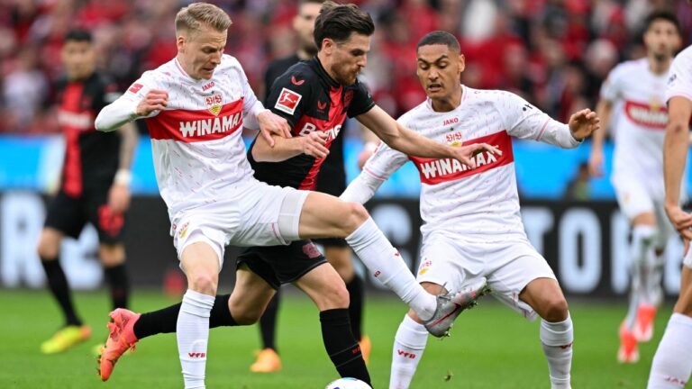 FBL-GER-BUNDESLIGA-LEVERKUSEN-STUTTGART