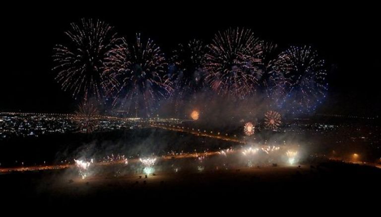 173-003500-al-ain-municipality-guinness-fireworks_700x400