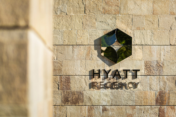 SOFRP_P0090 Hyatt Regency Logo Exterior