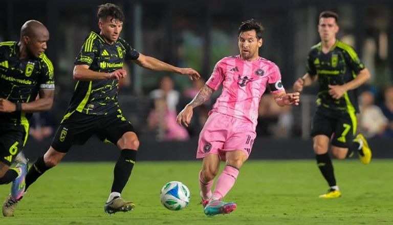 177-194349-lionel-messi-alahly-f