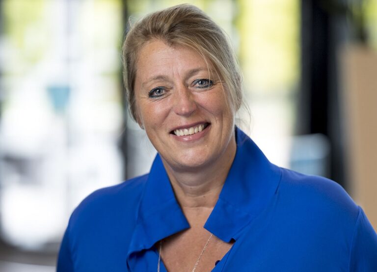 angelique-de-vries-b