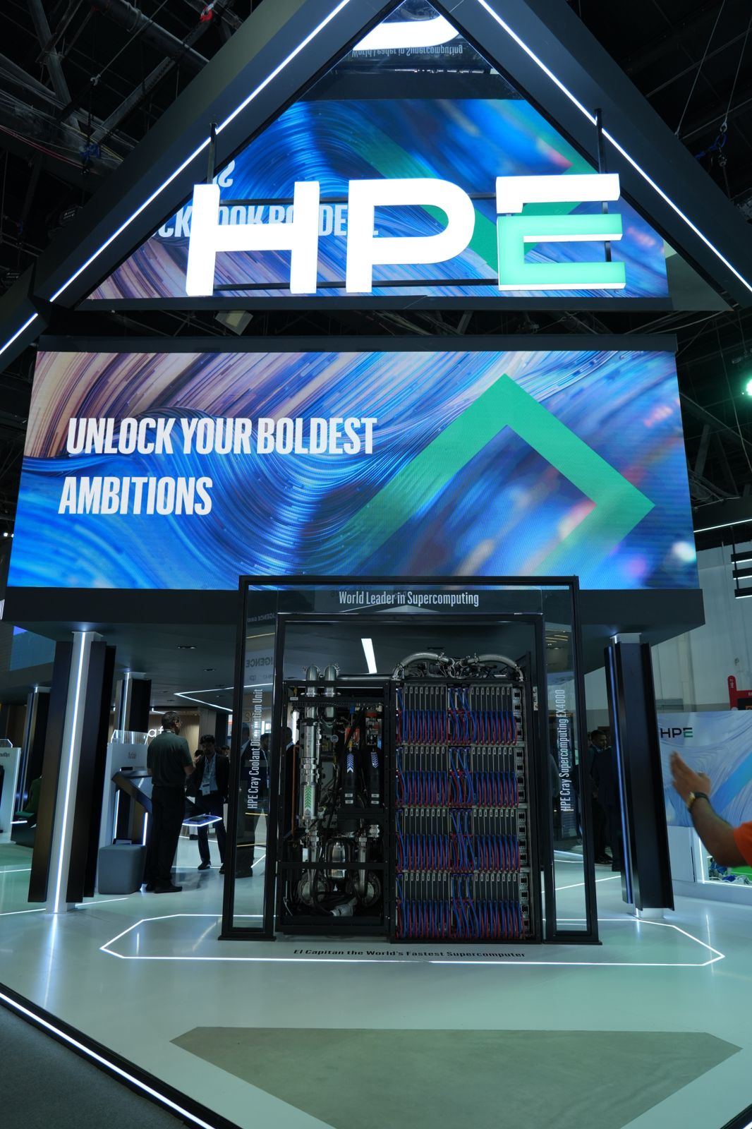 World’s fastest supercomputer showcased at GITEX 2025 by HPE 2