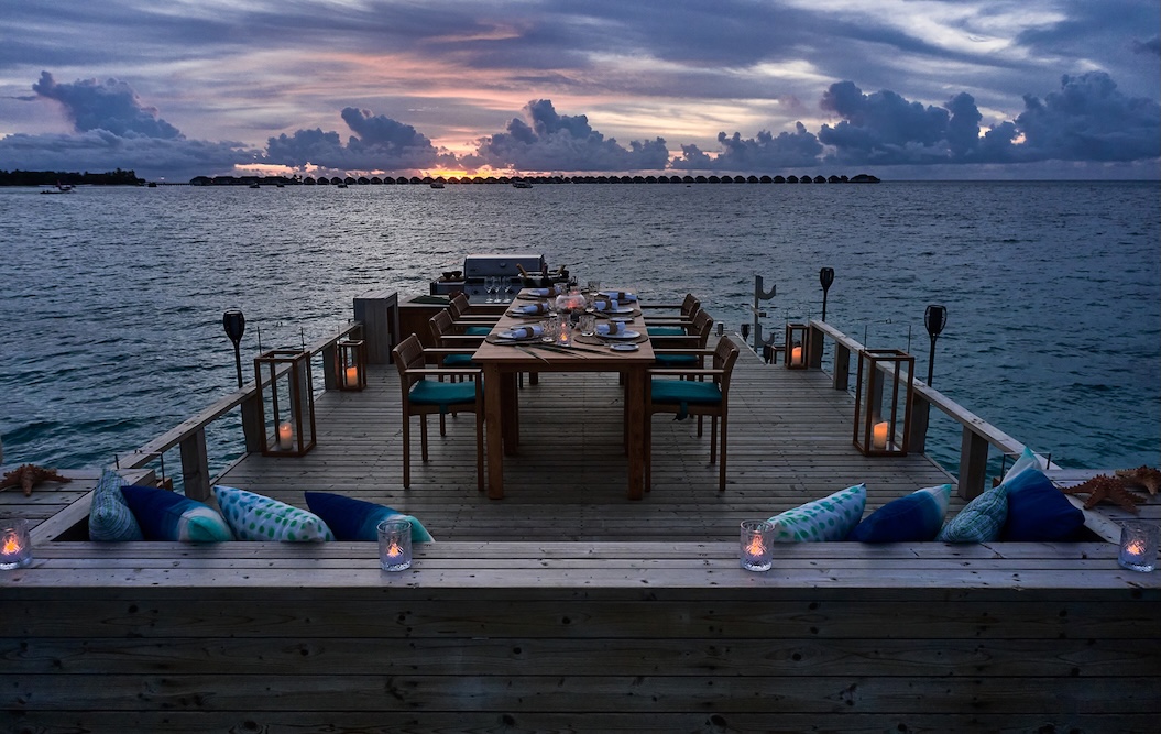 Seaside Finolhu_5 Degrees North Dinner Setup