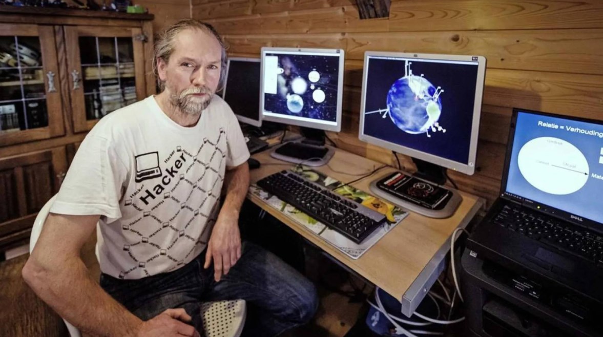 27921685471592202601040324412441