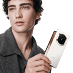 1080x1920_Mate-X7-典藏版_Product_Creative-lifestyle-shot_Headquarter_MKT_Delphi_KSP-Shot_Life-style_HQ_白色-男_CN_JPG_20251118