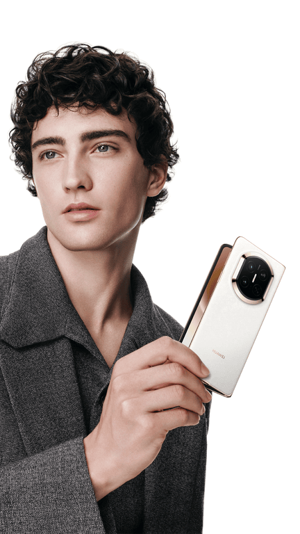 1080x1920_Mate-X7-典藏版_Product_Creative-lifestyle-shot_Headquarter_MKT_Delphi_KSP-Shot_Life-style_HQ_白色-男_CN_JPG_20251118