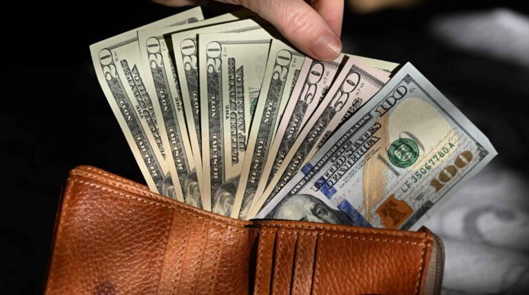 1716149596945320260105050134134