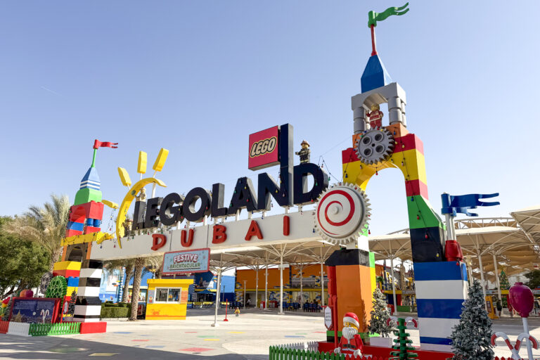 LEGOLAND_FESTIVE_ENTRANCE