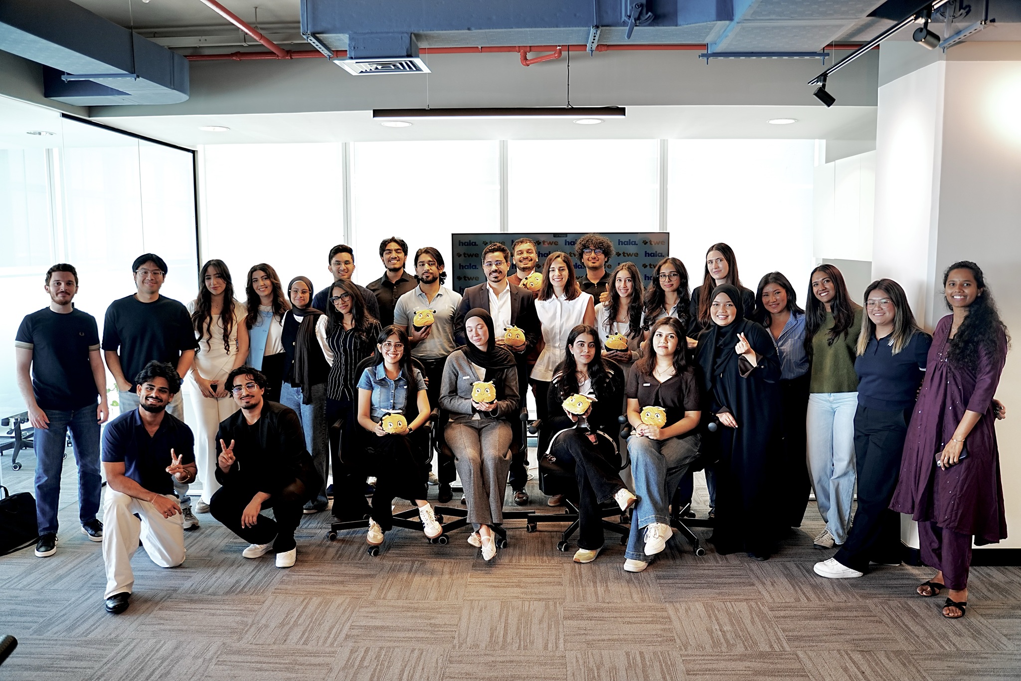 هلا تطلق برنامج سفراء الشباب (3)